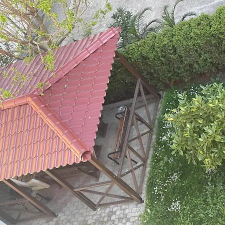 A Tiny Flat * 阳光海滩