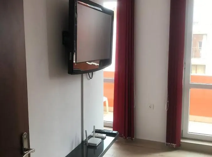 A Tiny Flat Slăntjev Brjag